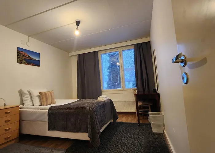 Cozy Private Near Itäkeskus Metro Guesthouset Helsinki