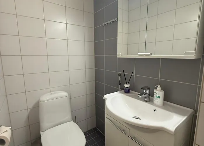 Cozy Private Near Itäkeskus Metro