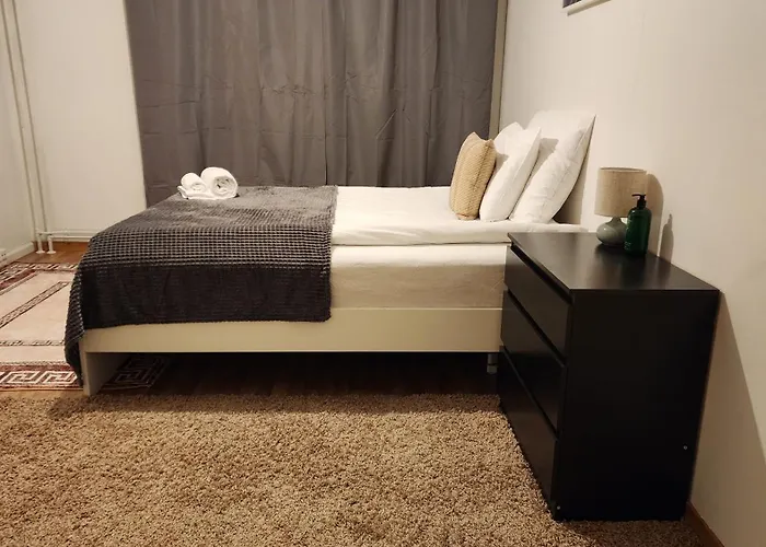 Cozy Private Near Itäkeskus Metro Guesthouset *